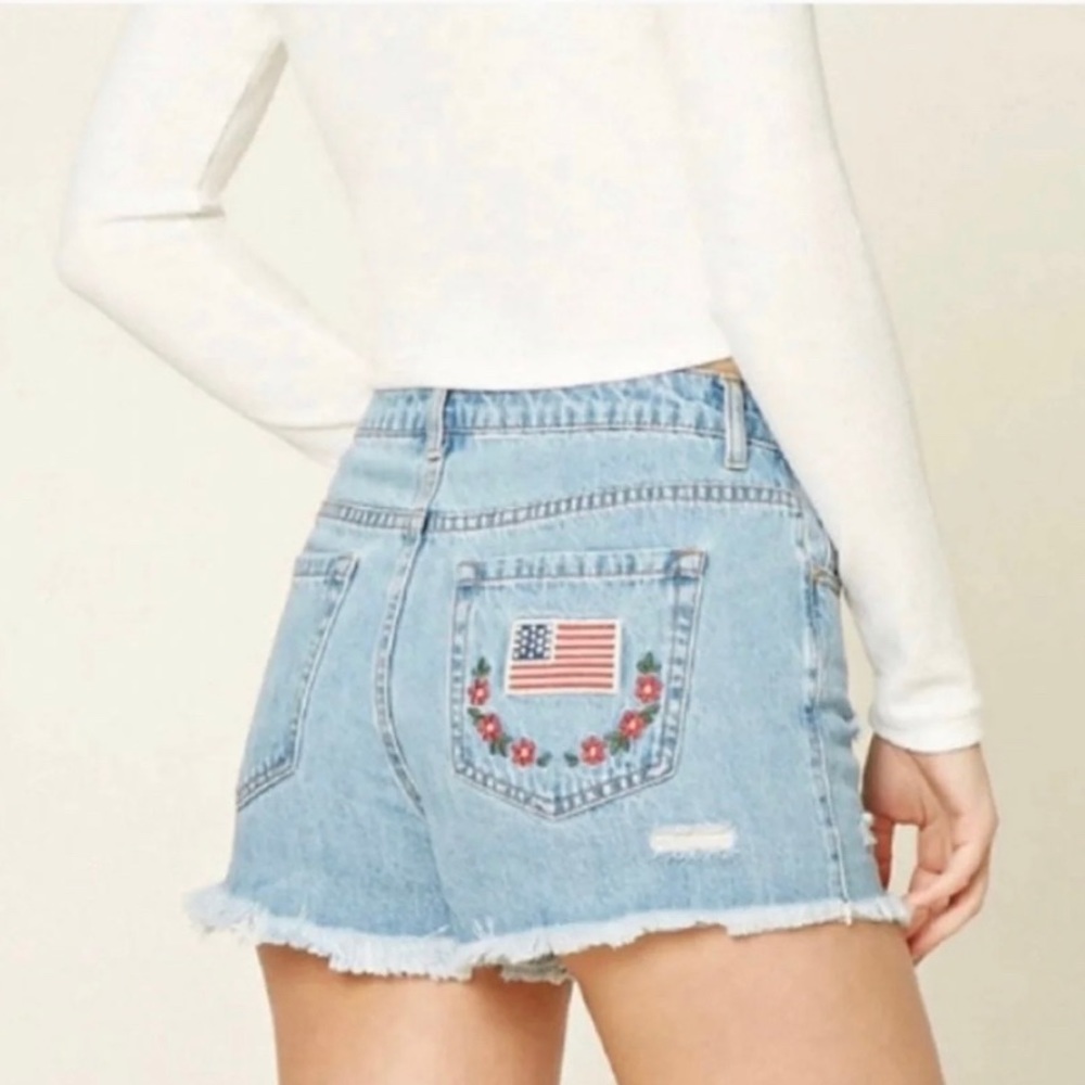 Forever 21 High rise distressed shorts